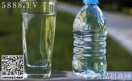 水 水