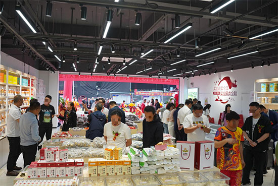 兵團紅重慶雙福展示店 盛大開業(yè) 兵團紅重慶雙福展示店 盛大開業(yè)